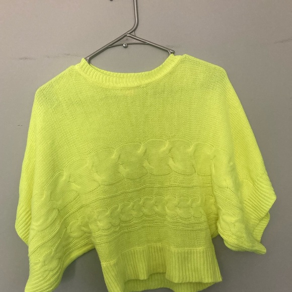 Electric yellow sweater. - Picture 1 of 3
